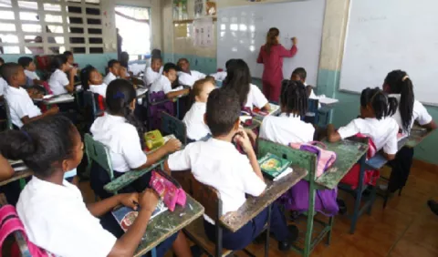 Algunos docentes se integrarán a sus puestos a mediados de abril