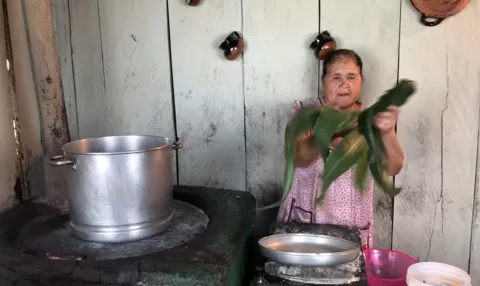 Doña Ángela, la abuelita 'youtuber' que está conquistando las redes con sus recetas