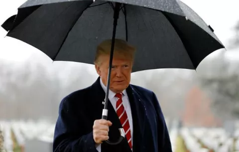 Trump advierte a la Fed que no cometa un "nuevo error" con alza de tipos