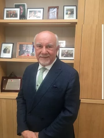El Dr. Pedro Brugada recibe el Gran Premio Científico del  Instituto de Francia