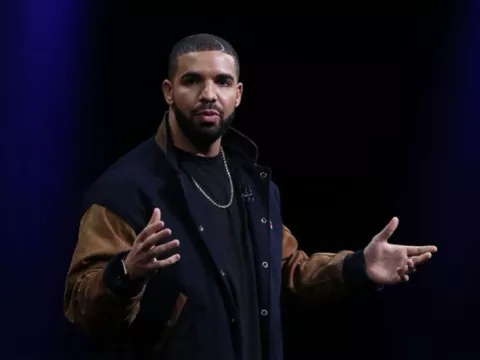 Drake presume su avión de más de 75 millones de  dólares