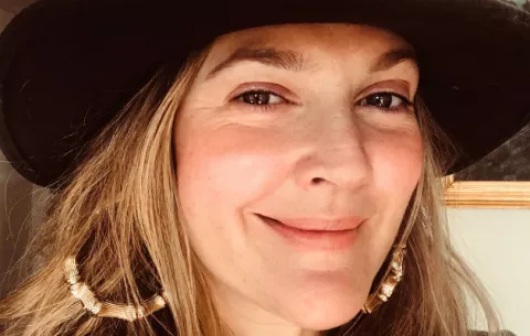 Drew Barrymore está orgullosa de sus arrugas 