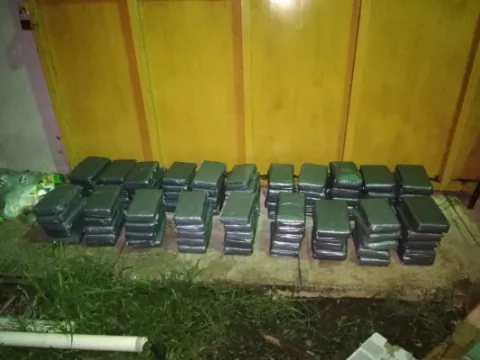 Decomisan 100 kilos de cocaína y arrestan a tres extranjeros en La Chorrera 
