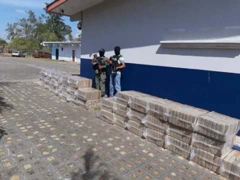 Duro golpe al narcotráfico en Coclé al incautar unos 947 paquetes de droga