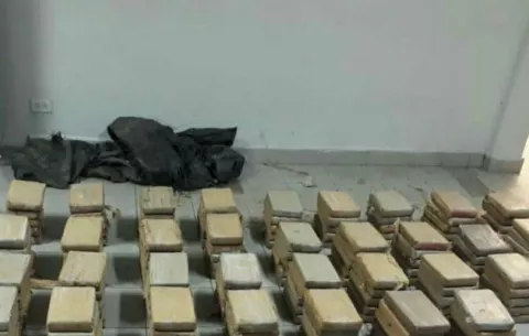 Lo condenan a 100 meses de prisión por llevar droga en vehículo