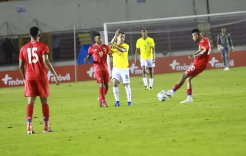 Panamá cierra el año con derrota frente a Ecuador