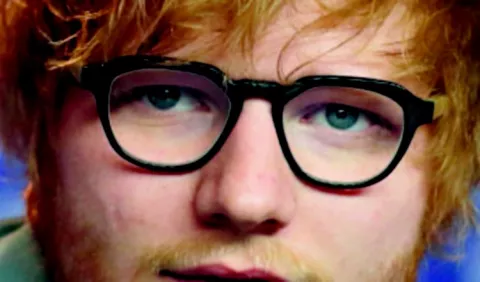 Cantante Ed Sheeran deja los escenarios para estar con su esposa