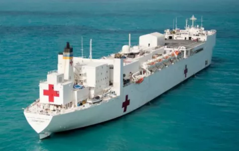 Barco Hospital de Estados Unidos, Comfort atiende a miles de ecuatorianos