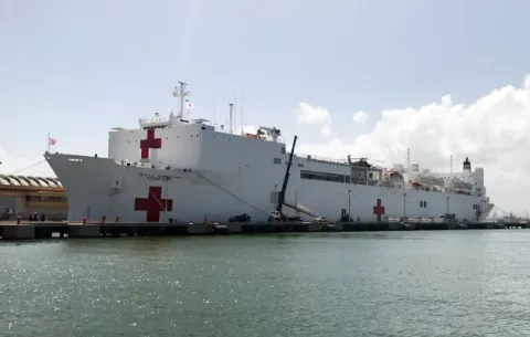 El buque hospital Comfort de EE.UU. comienza su labor humanitaria en Colombia