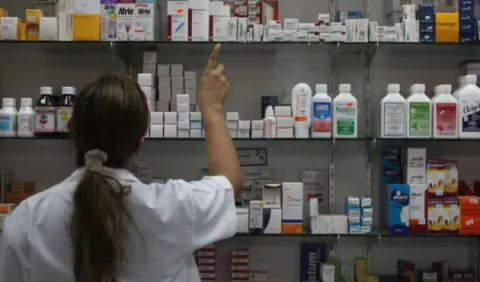 Ejecutivo presenta anteproyecto para modificar ley de medicamentos