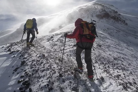 La Embajada de la República Federal de Alemania  invitan a ver 'El ascenso al volcán Chimborazo'