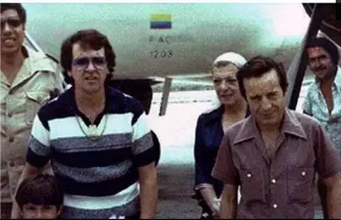 Foto-montaje del "Chavo del 8" con Escobar Gaviria causa revuelo en las redes