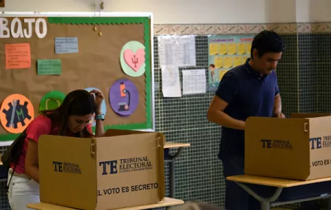 4 millones de dólares en multas deberán pagar candidatos que no entregaron informe