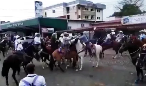 Incidente en cabalgata evidencia altos niveles de tensión política