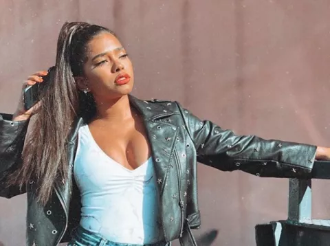 Así es el video de la canción  'No me gusta el reggaetón' de Elisama 