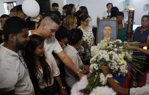 Ataque del ELN contra una estación policial en Colombia deja dos venezolanos heridos