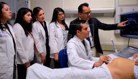 ¡Insólito! Bebé llegó al mundo con su hermano gemelo en el vientre