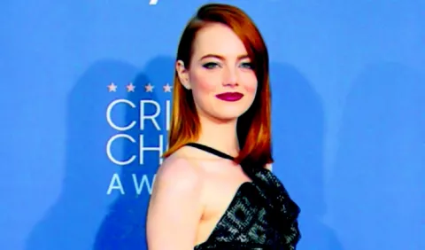 Emma Stone se fractura el hombro en un concierto 