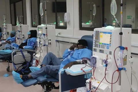 Pacientes de enfermedades crónicas viven un viacrusis diario 