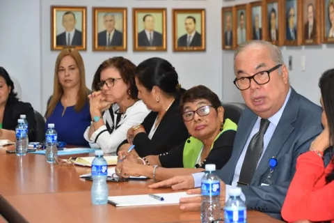 Asociaciones de pacientes con enfermedades crónicas califican como positiva reunión con director de la CSS