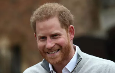 Duques de Sussex, Enrique y Meghan, reciben emocionados a su primer hijo