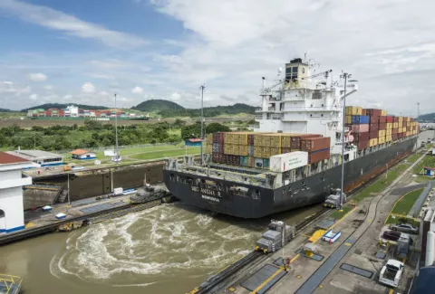 Muere trabajador en las esclusas del Canal de Panamá