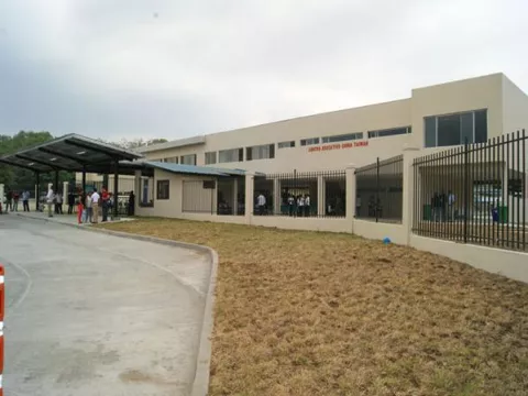Juan Carlos Varela le hereda una escuela a China