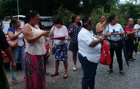 Educadores que solo reciben 220 dólares al mes llevan 28 semanas sin cobrar