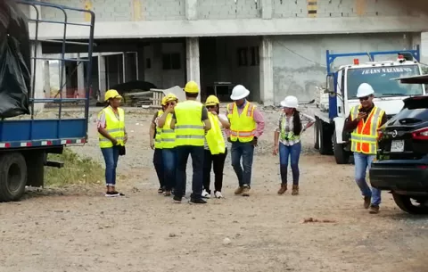 Contratista promete abrir escuela República de Costa Rica en febrero