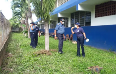 En Monagrillo, inician desinfección de escuela afectada por químico