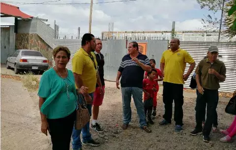 Educadores protestan por retrasos de obras en instalación educativa de La Chorrera 
