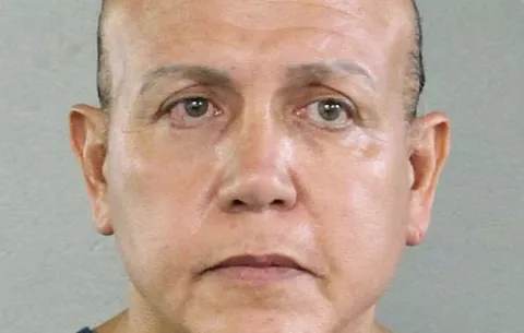 Identifican al detenido por el envío de paquetes bomba a demócratas, en Estados Unidos