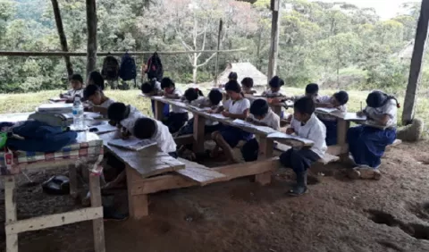 Mayor cantidad de estudiantes reprobados se da en primer grado