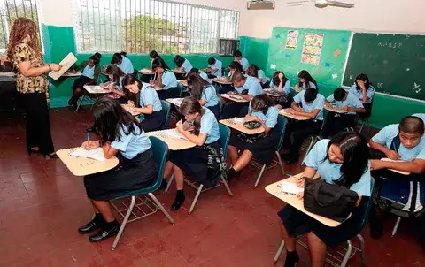 Estudiantes inician clases el 24 de febrero, docentes ingresan el 17