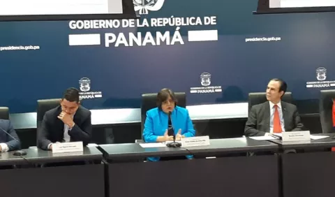 Eyda Varela de Chinchilla  sale del MEF  entre  dudas y críticas 