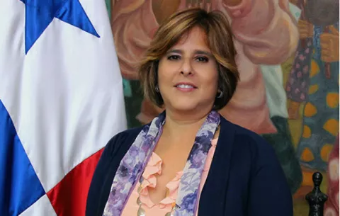  Critican renuncia de Eyda Varela de Chinchilla como ministra de Economía y Finanzas