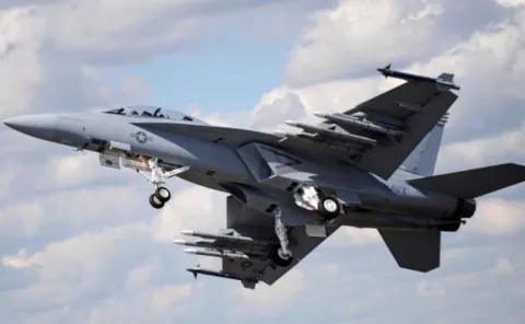 Un caza F18 de la OTAN trató de acercarse al avión  del ministro de Defensa ruso