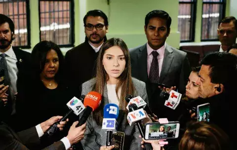 Esposa denuncia ataque en Caracas al líder opositor venezolano Juan Guaidó