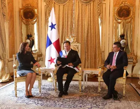 Fabiola Zavarce entrega cartas credenciales que la acreditan como nueva Embajadora de Venezuela en Panamá