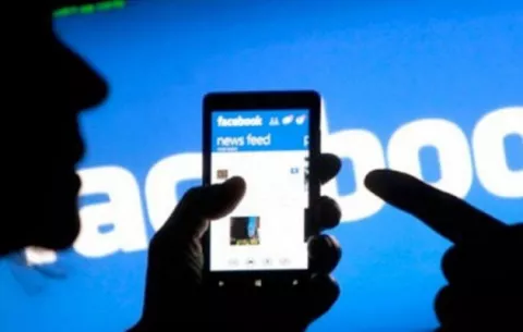 Facebook y sus polémicos 15 años