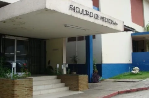 Estudiantes de Medicina quieren su facultad