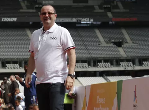 Muere de un infarto dirigente de baloncesto internacional