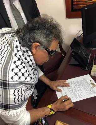 Jesús Santrich, exlíder de las FARC,  toma posesión como congresista en Colombia