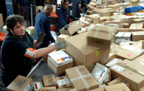 FedEx cancela sus planes de envío de paquetes desde Miami a Cuba
