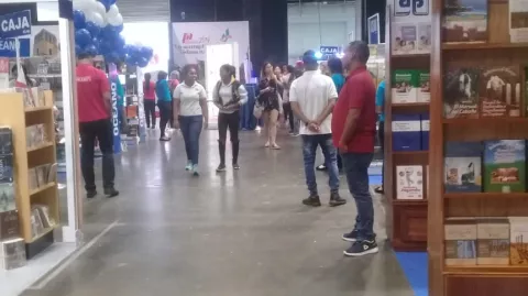 Así disfrutan el primer día de la Feria Internacional del Libro 2019