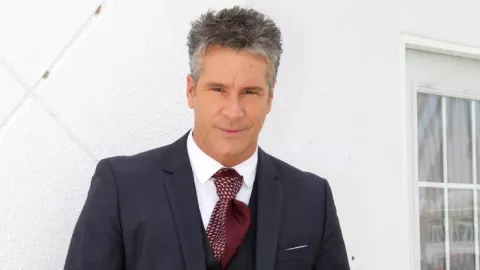 Emiten orden de arresto contra el actor Fernando Carrillo