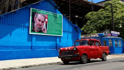 Cubanos recuerdan a Fidel Castro, en el día de su cumpleaños número 93 