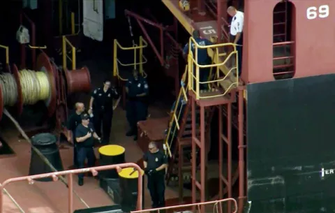 Estados Unidos decomisa uno de los mayores cargamentos de droga en un barco que pasó por Panamá