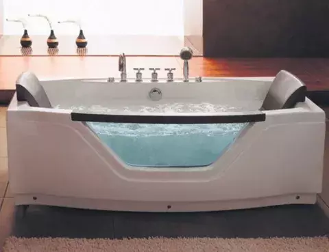 Tinas de baño y jacuzzis, santuarios de relajación 