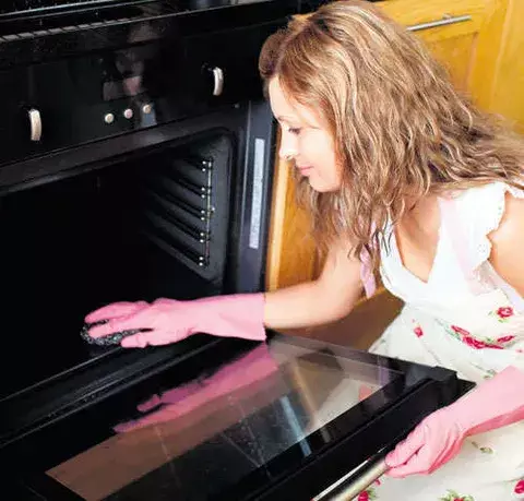 La limpieza de su horno, una tarea fácil 
